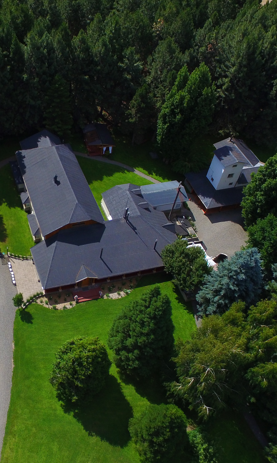 San Huberto Lodge in its Patagonian setting